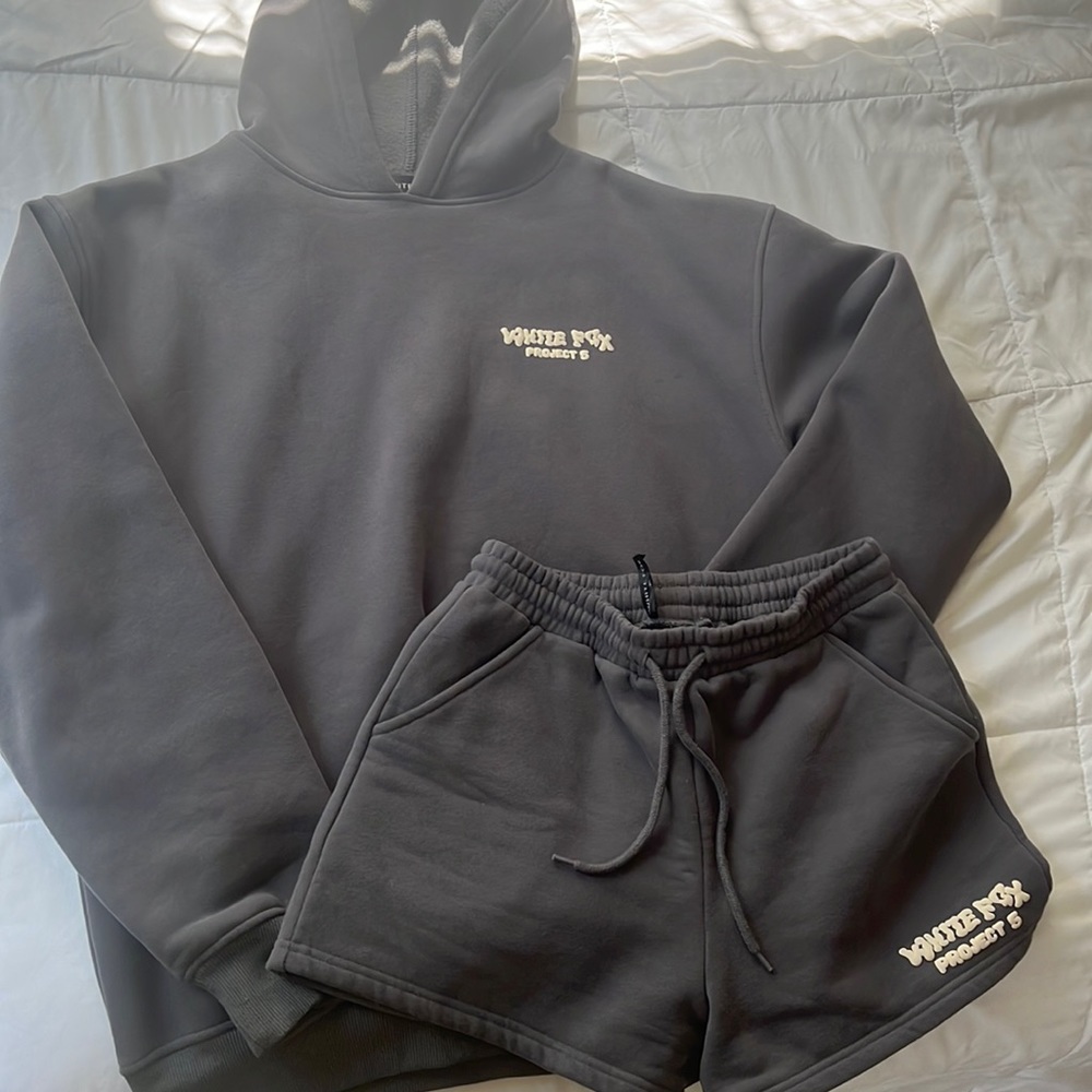 Gray white fox set